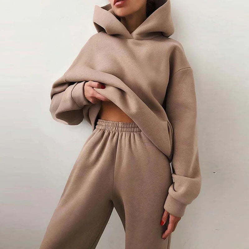 Stay Cozy, Stay Stylish – The Ultimate Two-Piece Tracksuit Set