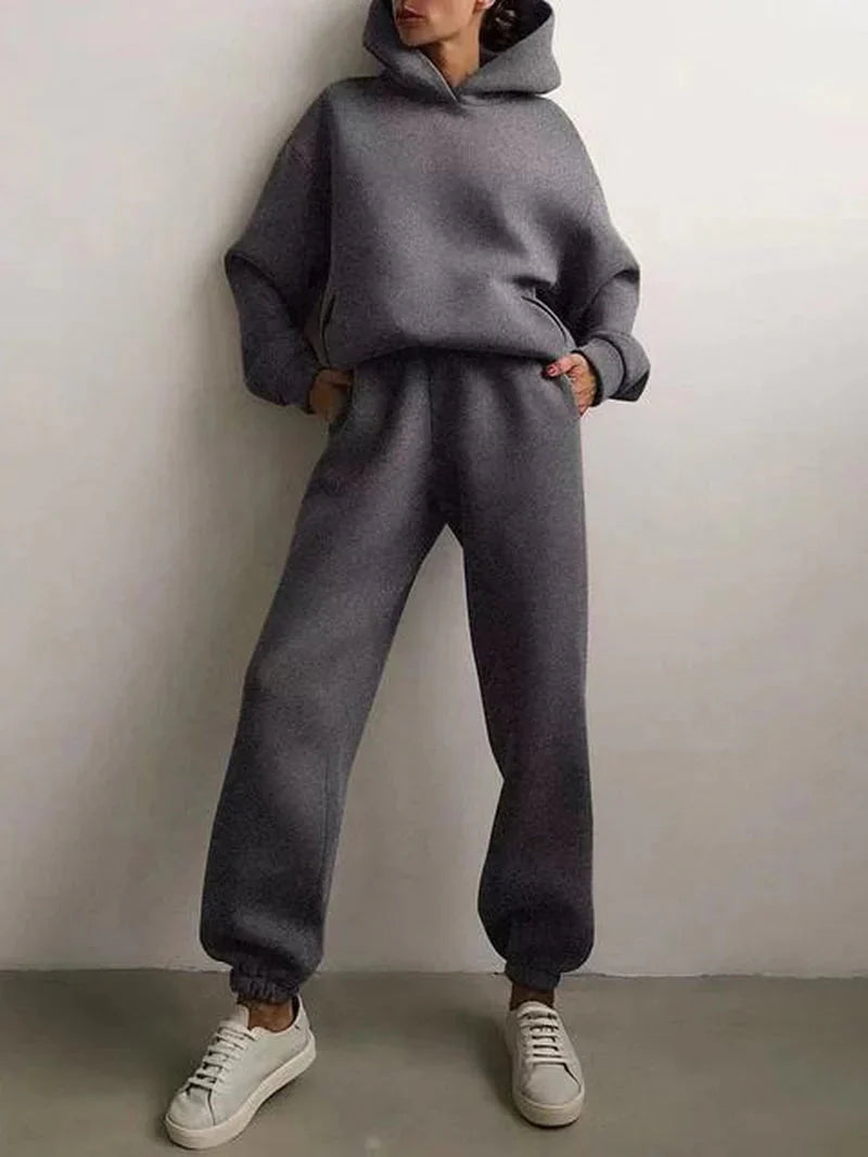 Stay Cozy, Stay Stylish – The Ultimate Two-Piece Tracksuit Set