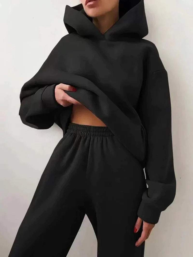 Stay Cozy, Stay Stylish – The Ultimate Two-Piece Tracksuit Set